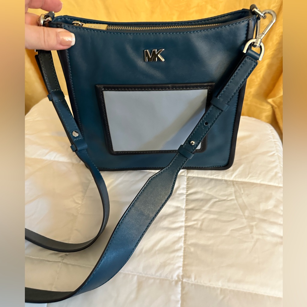 Michael Kors Smooth Leather Crossbody Nwot
